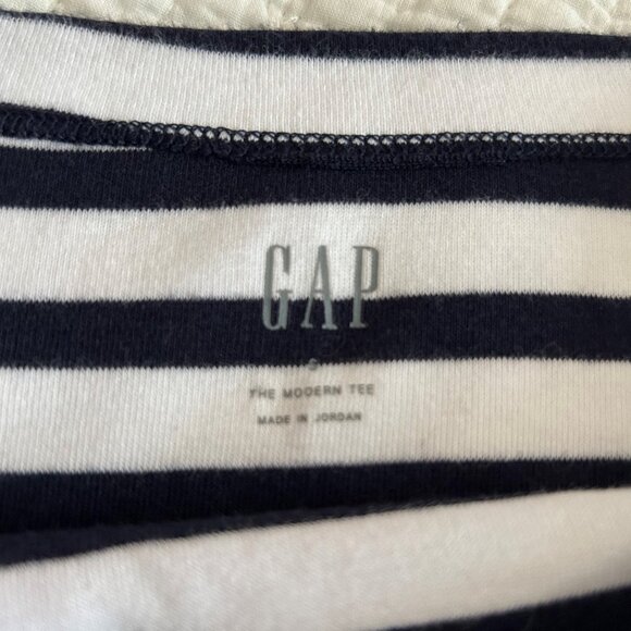GAP Striped Modern Boatneck Tee - Picture 4 of 4